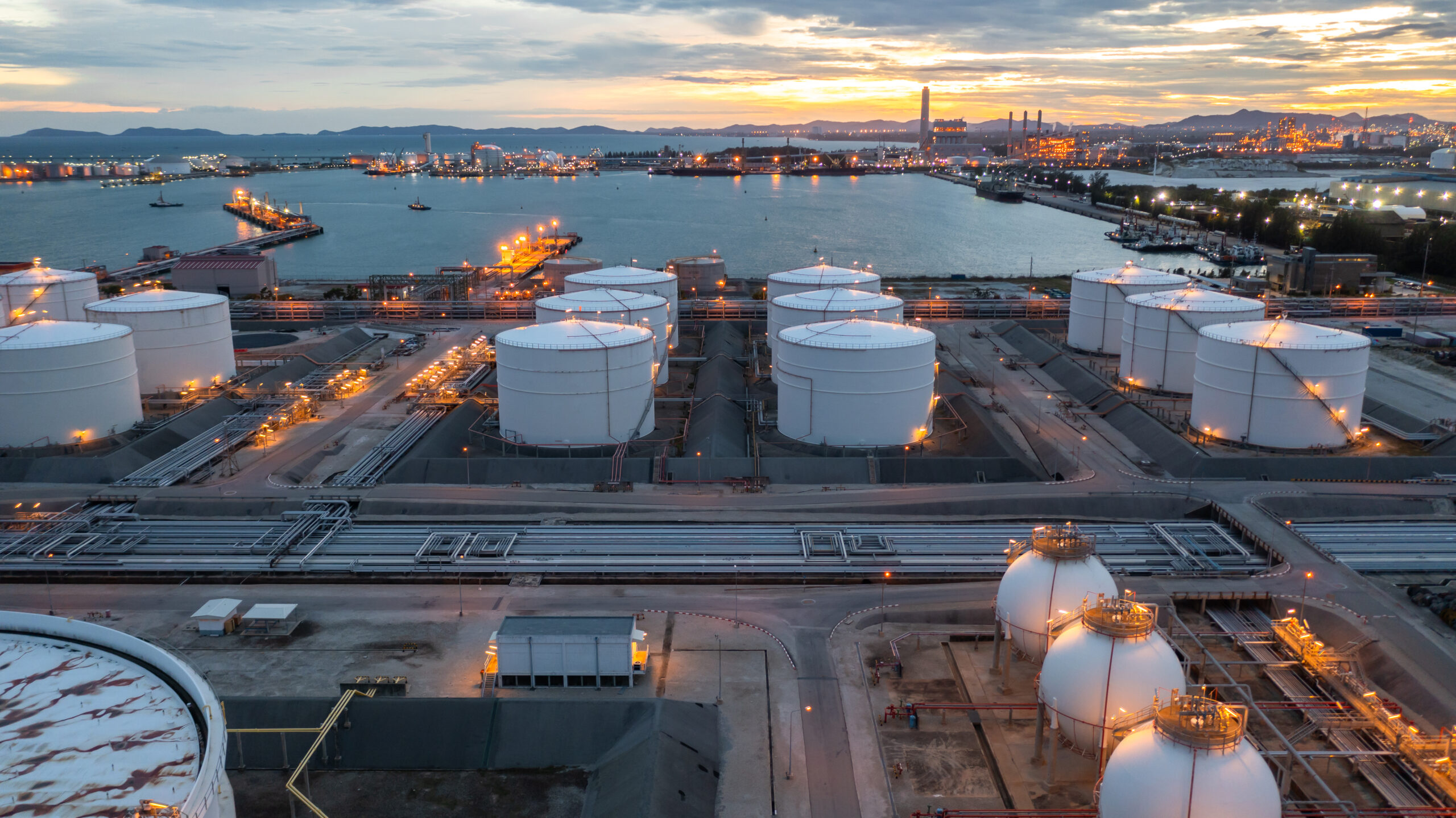 Natural Gas Futures Rise to over $4